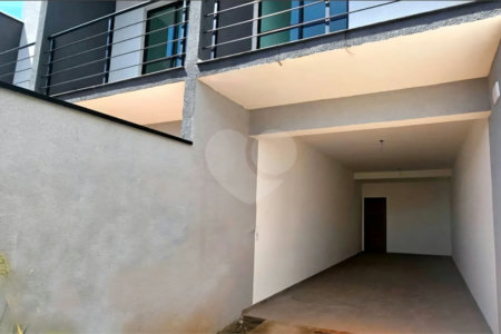Casa à venda com 3 quartos, sendo 1 suíte, em Cidade dos Bandeirantes, São Paulo, SP