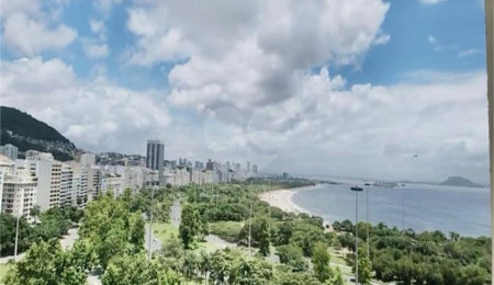 Apartamento à venda com 4 quartos, sendo 1 suíte,  em Flamengo, Rio de Janeiro, RJ