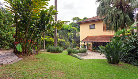 Sobrado à venda com 3 quartos em Jardim Petrópolis, São Paulo, SP