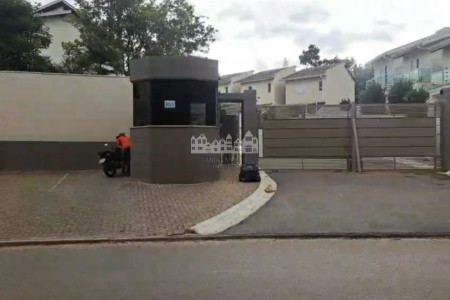 Casa à venda com 2 quartos no condomínio Residencial Manuela, Chácaras Maringá, Atibaia - SP