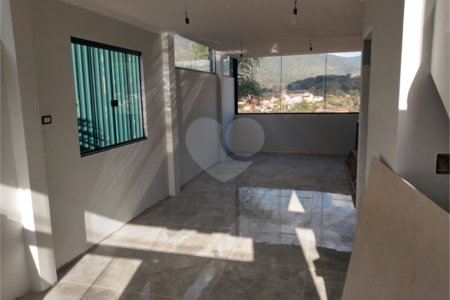 Sobrado à venda com 2 suítes em Recreio Maristela, Atibaia, SP