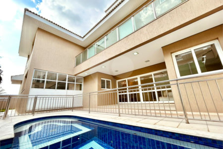 Casa à venda com 4 suítes no condomínio Quinta das Laranjeiras, Jundiaí - SP