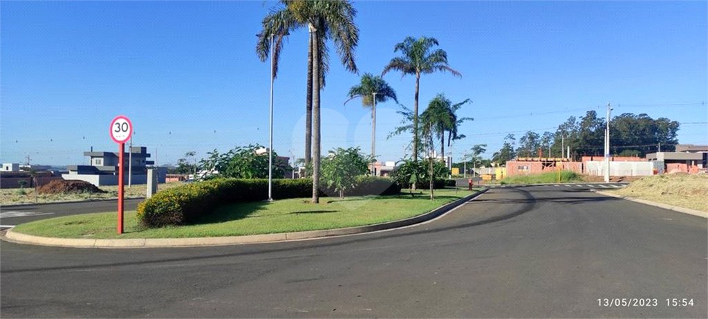 Terreno de 274,68 m² no Residencial Villeneuve