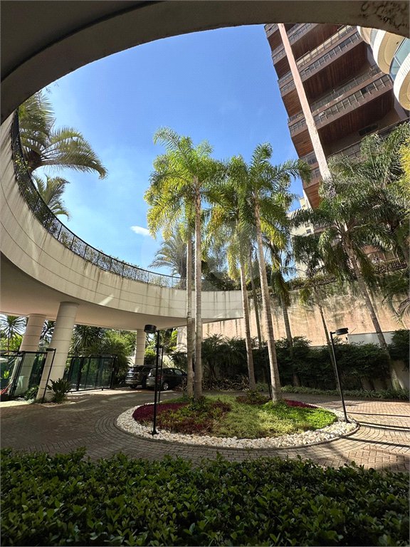 Apartamento à venda com 3 suítes em Vila Suzana, São Paulo, SP