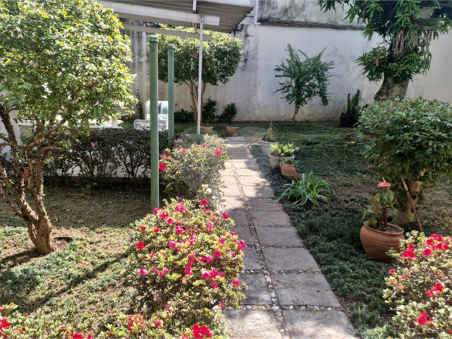 Casa à venda com 4 quartos, sendo 3 suítes,  no condomínio Chácara das Rosas, São Paulo - SP
