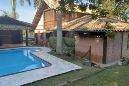 Casa à venda com 4 quartos, sendo 2 suítes, no condomínio Náutico Porto Bragança, Bragança Paulista - SP