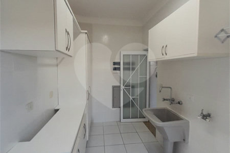 Casa à venda com 4 quartos, sendo 3 suítes, no condomínio Residencial Terras de Vinhedo, Vinhedo - SP