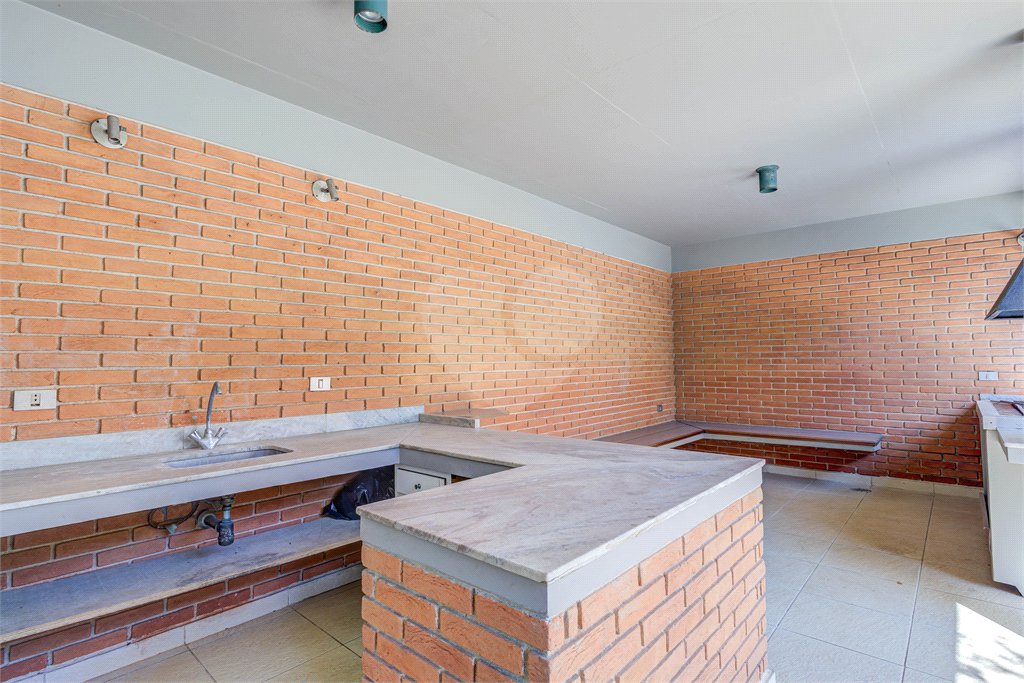 Casa à venda com 5 quartos, sendo 3 suítes, em Alto da Boa Vista, São Paulo, SP