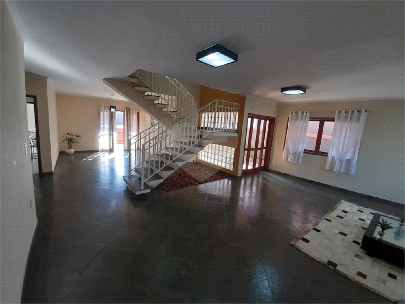 Casa à venda com 3 suítes no condomínio Villaggio Capriccio, Louveira - SP