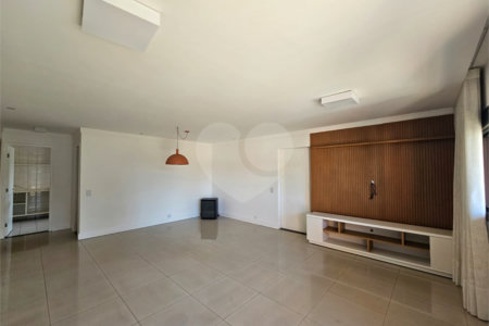 Apartamento para alugar com 3 quartos, sendo 1 suíte, em Alto da Boa Vista, São Paulo, SP