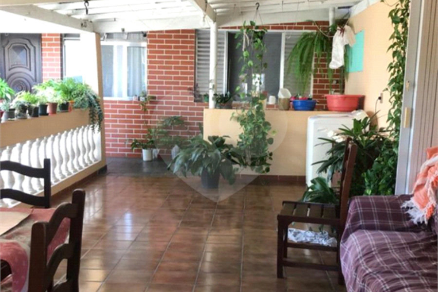 Sobrado à venda com 10 quartos, sendo 2 suítes, em Pirituba, São Paulo, SP