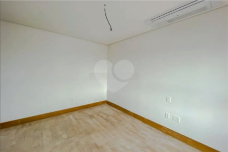 Apartamento à venda com 4 suítes em Vila Gomes Cardim, São Paulo, SP
