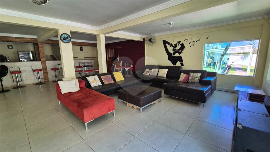 Casa à venda com 6 quartos, sendo 4 suítes, em Ferradura, Armação dos Búzios, RJ