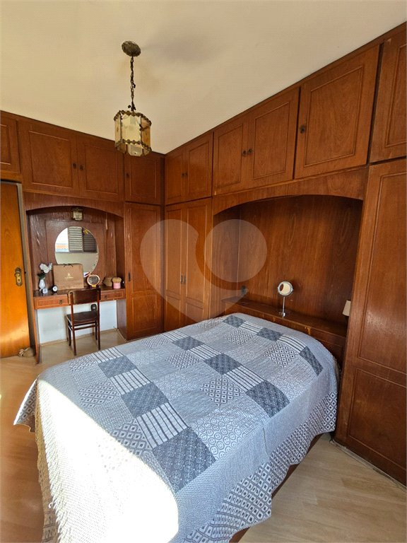 Sobrado à venda com 5 quartos, sendo 1 suíte, em Vila Bonilha, São Paulo, SP