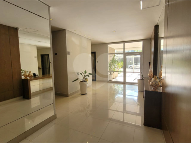 Apartamento à venda com 2 quartos, sendo 1 suíte,  em Morumbi, São Paulo, SP