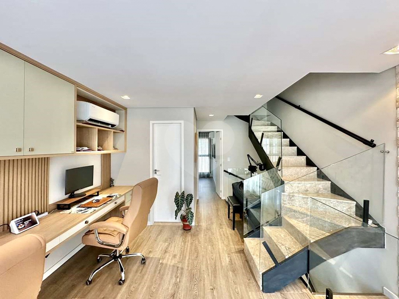 Casa à venda com 2 suítes no condomínio Gran Loft, Cotia - SP