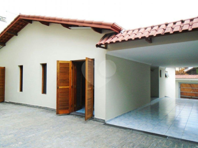 Casa Térrea à venda com 3 suítes em Jardim Petrópolis, São Paulo, SP