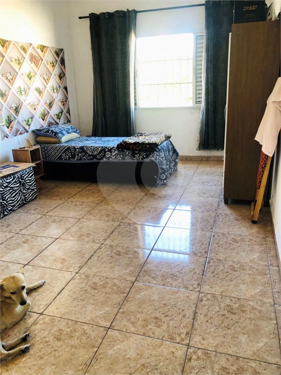 Casa à venda com 4 quartos, sendo 2 suítes,  em Vila Paulista, Mogi das Cruzes, SP
