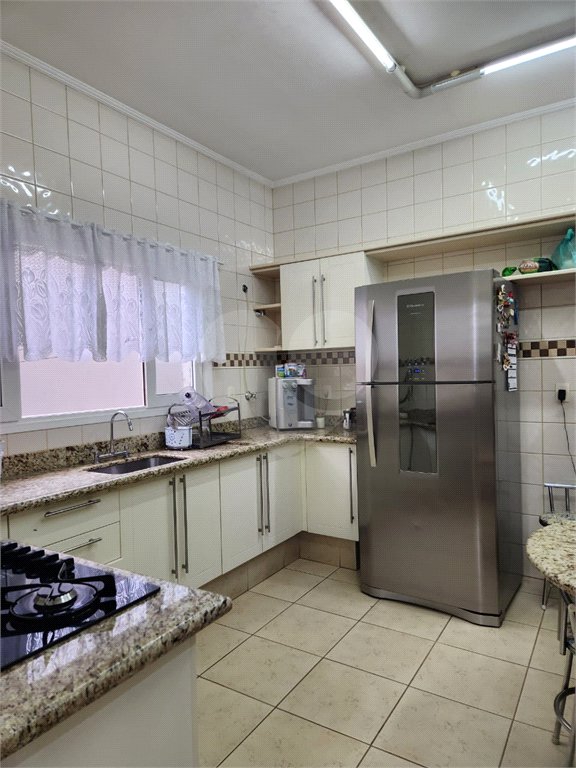 Sobrado à venda com 3 quartos, sendo 1 suíte, em Jardim Vale das Rosas, Araraquara, SP