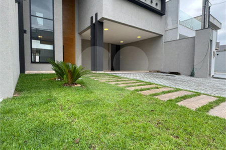 Casa à venda com 5 quartos, sendo 4 suítes, no condomínio Grand Park, Rio de Janeiro - RJ