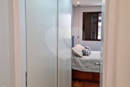 Apartamento à venda com 3 quartos, sendo 1 suíte, em Vila Olímpia, São Paulo, SP