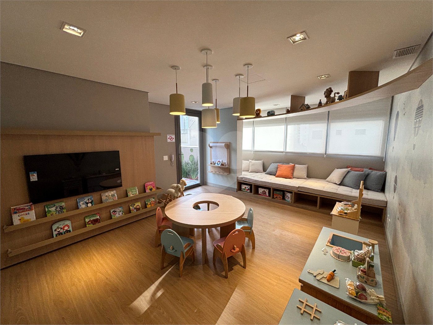 Apartamento à venda com 3 suítes em Moema, São Paulo, SP