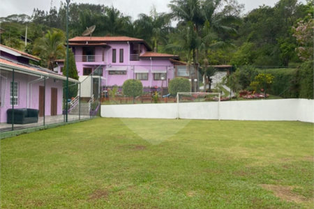 Casa à venda com 7 suítes no condomínio Capela do Barreiro, Itatiba - SP