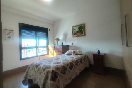 Apartamento à venda com 4 quartos, sendo 3 suítes, em Aclimação, São Paulo, SP
