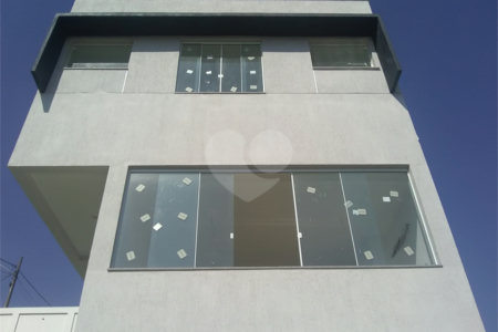 Casa à venda com 4 quartos, sendo 2 suítes, no condomínio Residencial Green Ville, Rio de Janeiro - RJ