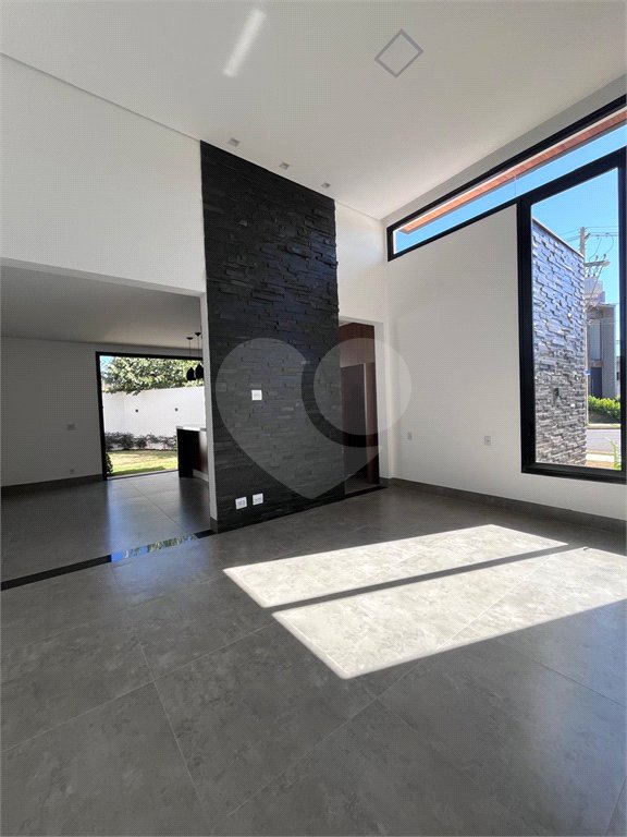 Casa à venda com 3 suítes em Residencial Village Damha III, Araraquara, SP