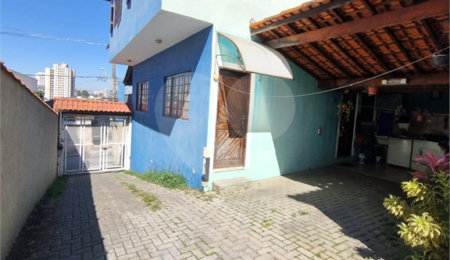 Sobrado à venda com 2 quartos em Jardim do Papai, Guarulhos, SP