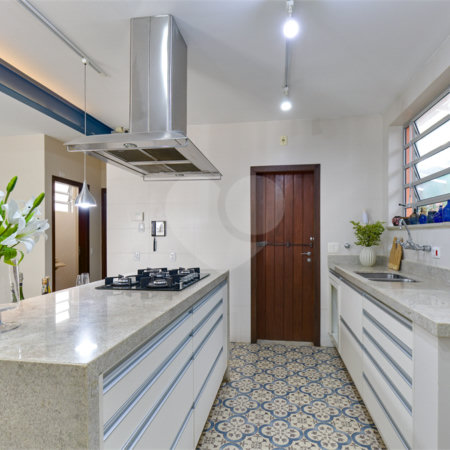 Casa Térrea à venda com 4 quartos, sendo 2 suítes, em Alto da Boa Vista, São Paulo, SP