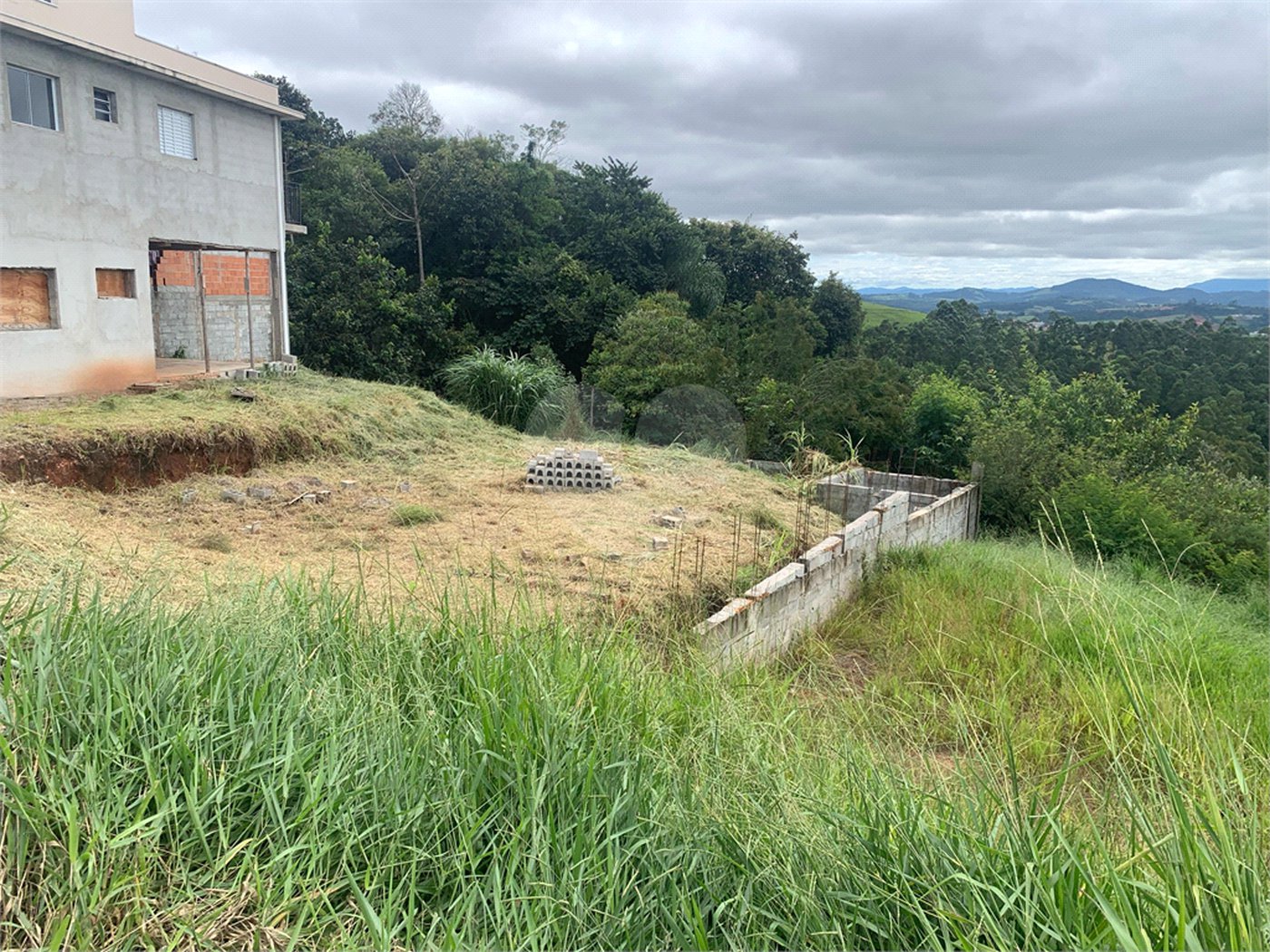 Terreno à venda em Cachoeirinha, Bom Jesus dos Perdões, SP