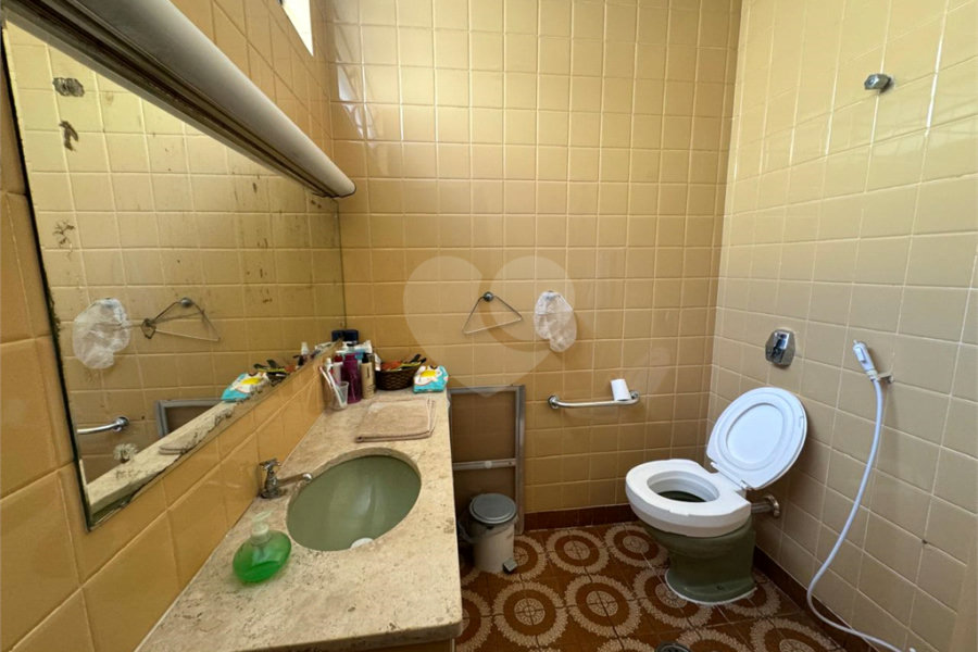 Casa à venda com 4 quartos, sendo 2 suítes, em Jardim São Bento, São Paulo, SP