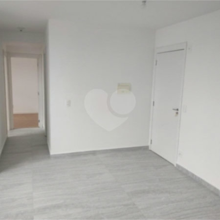 Apartamento à venda com 2 quartos em Guaiaúna, São Paulo, SP