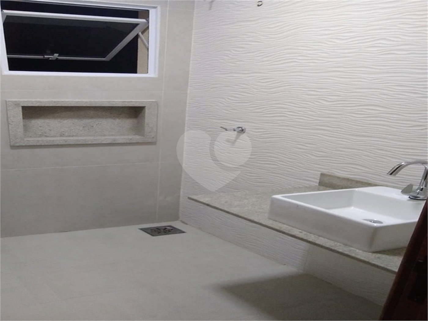 Casa à venda com 3 quartos, sendo 1 suíte,  em Jardim Residencial Nova Veneza, Indaiatuba, SP