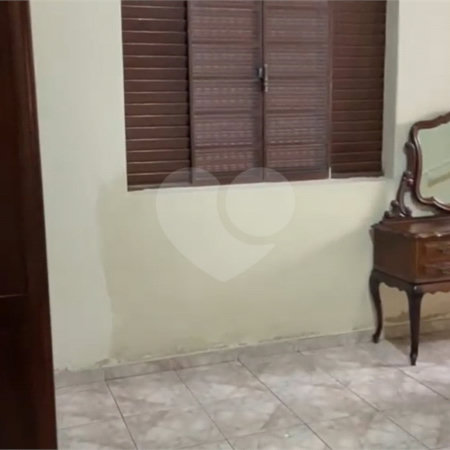 Casa à venda com 3 quartos, sendo 1 suíte,  no Centro, Salto, SP