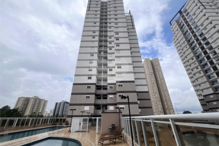Apartamento à venda com 2 quartos, sendo 1 suíte,  em Loteamento Mogilar, Mogi das Cruzes, SP