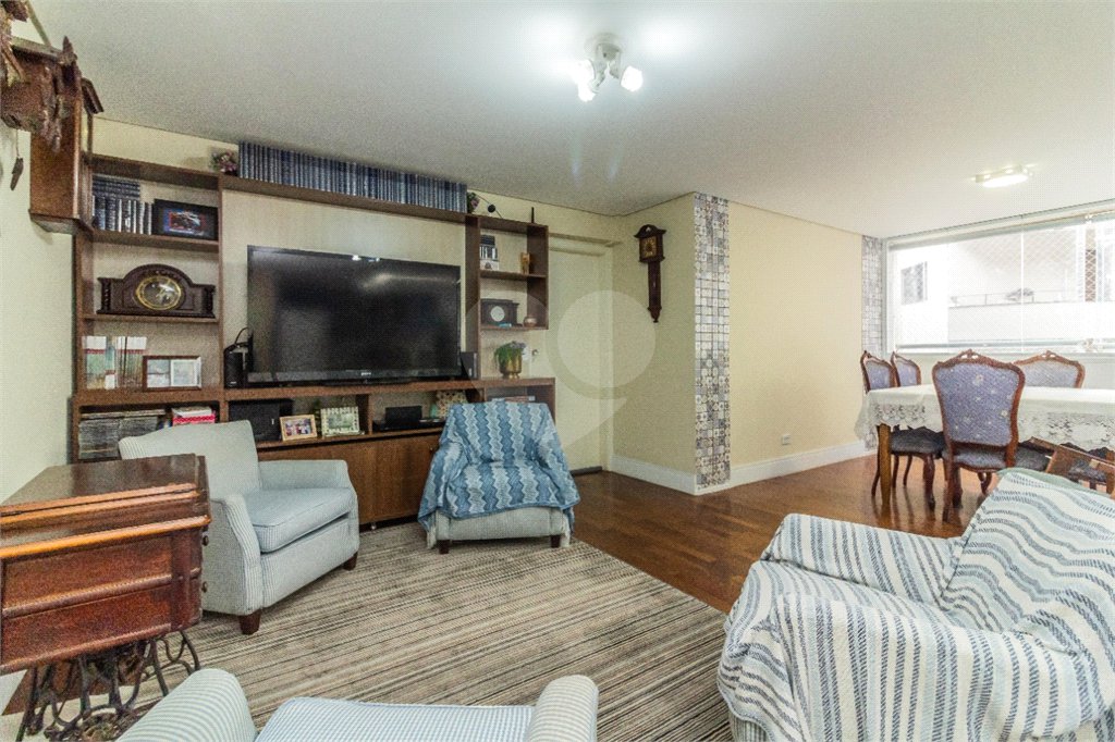 Apartamento à venda com 3 quartos, sendo 1 suíte,  em Paraíso, São Paulo, SP
