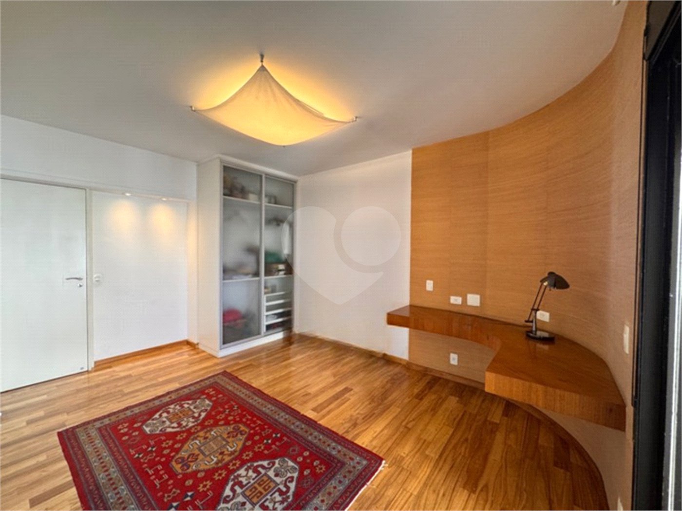 Higienópolis: Apartamento de 350 m2, 4 suítes, 5 vagas.