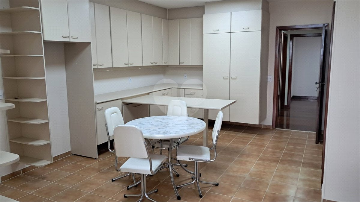 Apartamento para alugar com 4 quartos, sendo 3 suítes, em Santo Amaro, São Paulo, SP