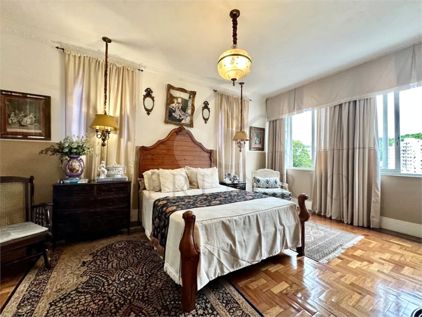 Casa à venda com 7 quartos, sendo 1 suíte, em Cosme Velho, Rio de Janeiro, RJ