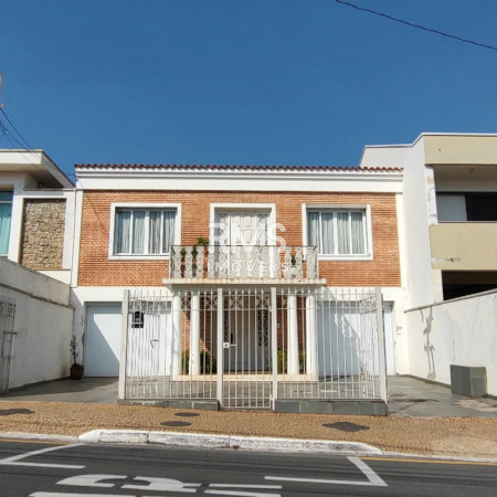 Casa à venda com 4 quartos, sendo 2 suítes,  no Centro, Itu, SP