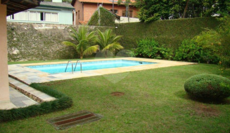 Sobrado à venda com 4 quartos, sendo 2 suítes,  em Alto da Boa Vista, São Paulo, SP