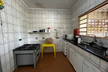 Chácara à venda com 3 quartos, sendo 1 suíte, no Centro, Três Lagoas, MS
