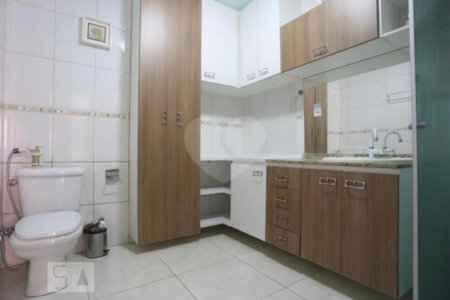 Casa à venda com 2 quartos, sendo 1 suíte,  em Jardim Ivana, São Paulo, SP