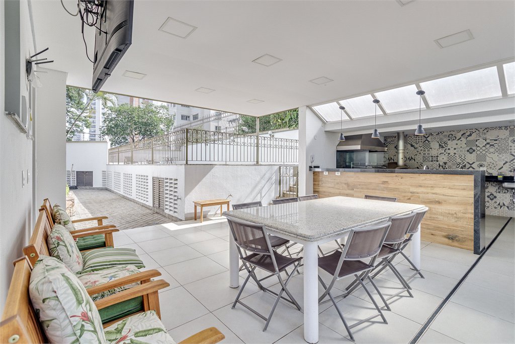 Apartamento à venda com 2 quartos, sendo 1 suíte, em Campo Belo, São Paulo, SP