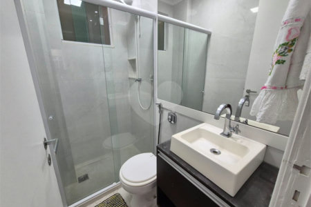 Apartamento à venda com 3 quartos, sendo 1 suíte,  no Centro, Cabo Frio, RJ