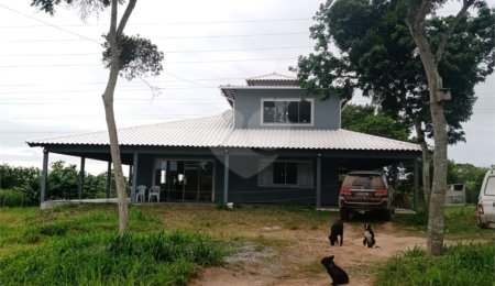 Chácara à venda com 3 quartos, sendo 1 suíte,  em Área Rural de São Pedro da Aldeia, São Pedro da Aldeia, RJ