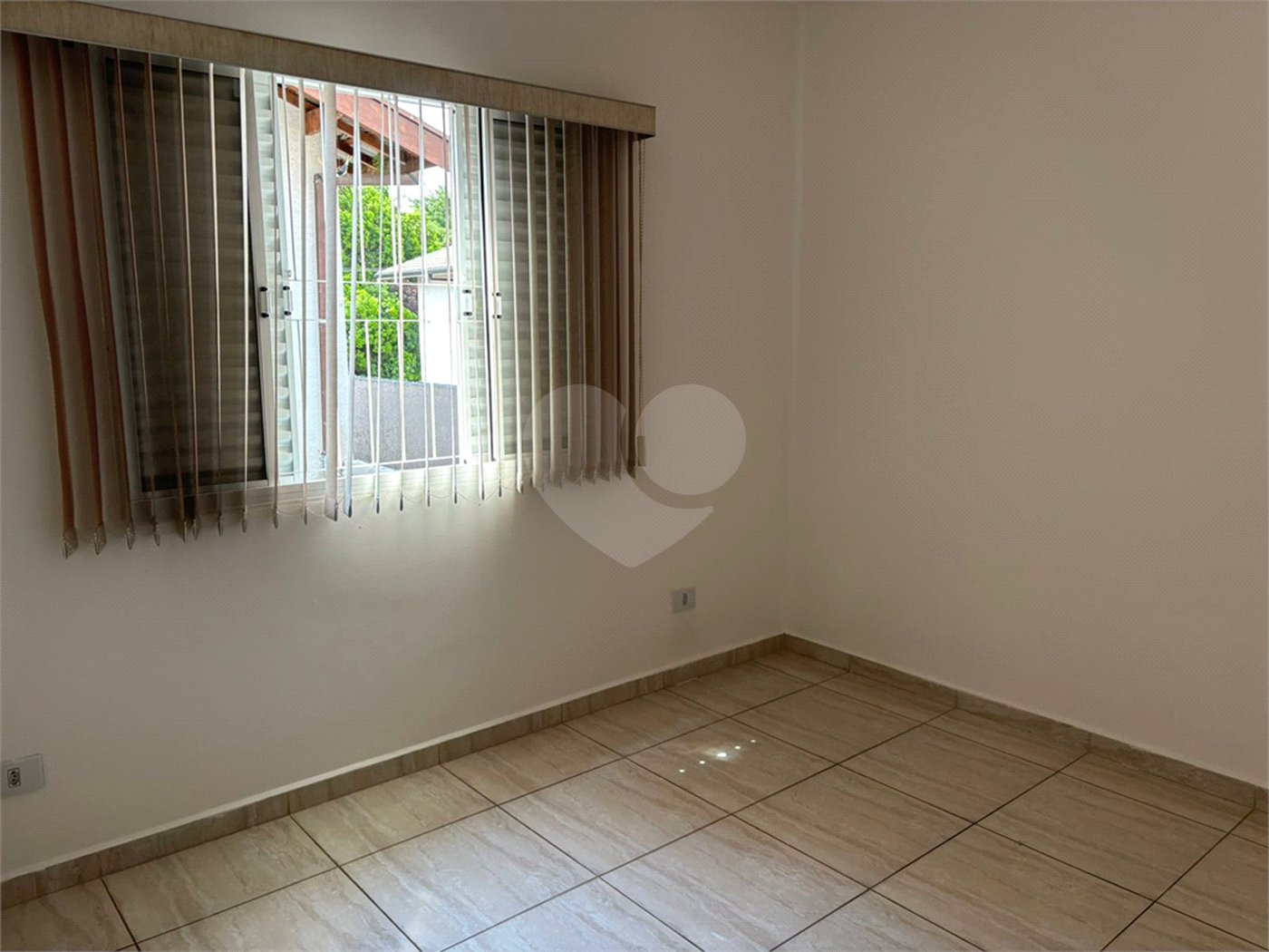 Casa em condomínio à venda com 3 quartos, sendo 1 suíte,  em Jardim Estância Brasil, Atibaia, SP